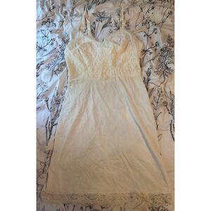Charmante Vintage Off‎ White Lingerie Midi Length Lace Detail Nightgown 70's